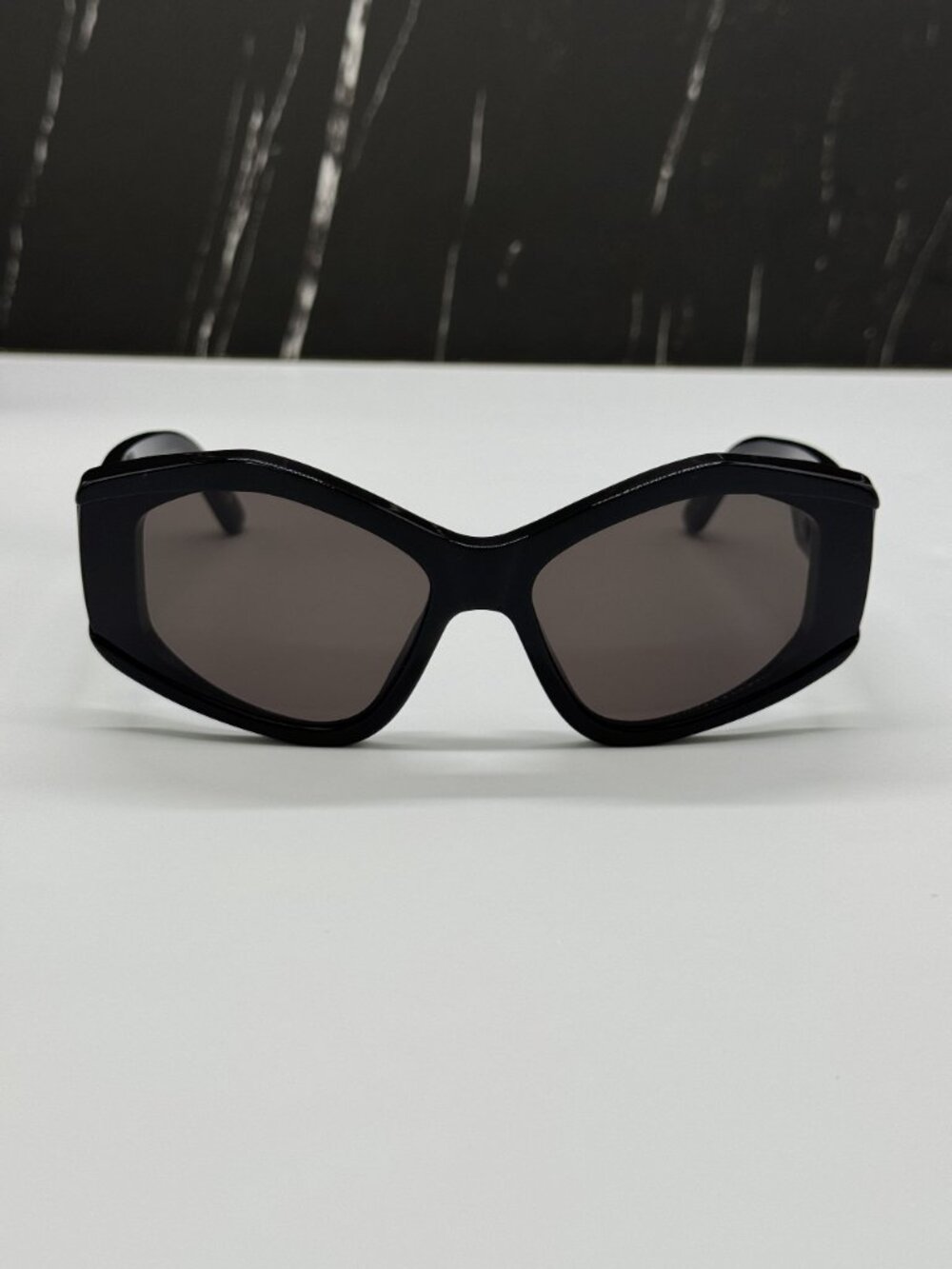 NEW BALENCIAGA BB0302S 001 BLACK WOMEN SUNGLASSES BALENCIAGA EYEWEAR - Picture 5 of 11